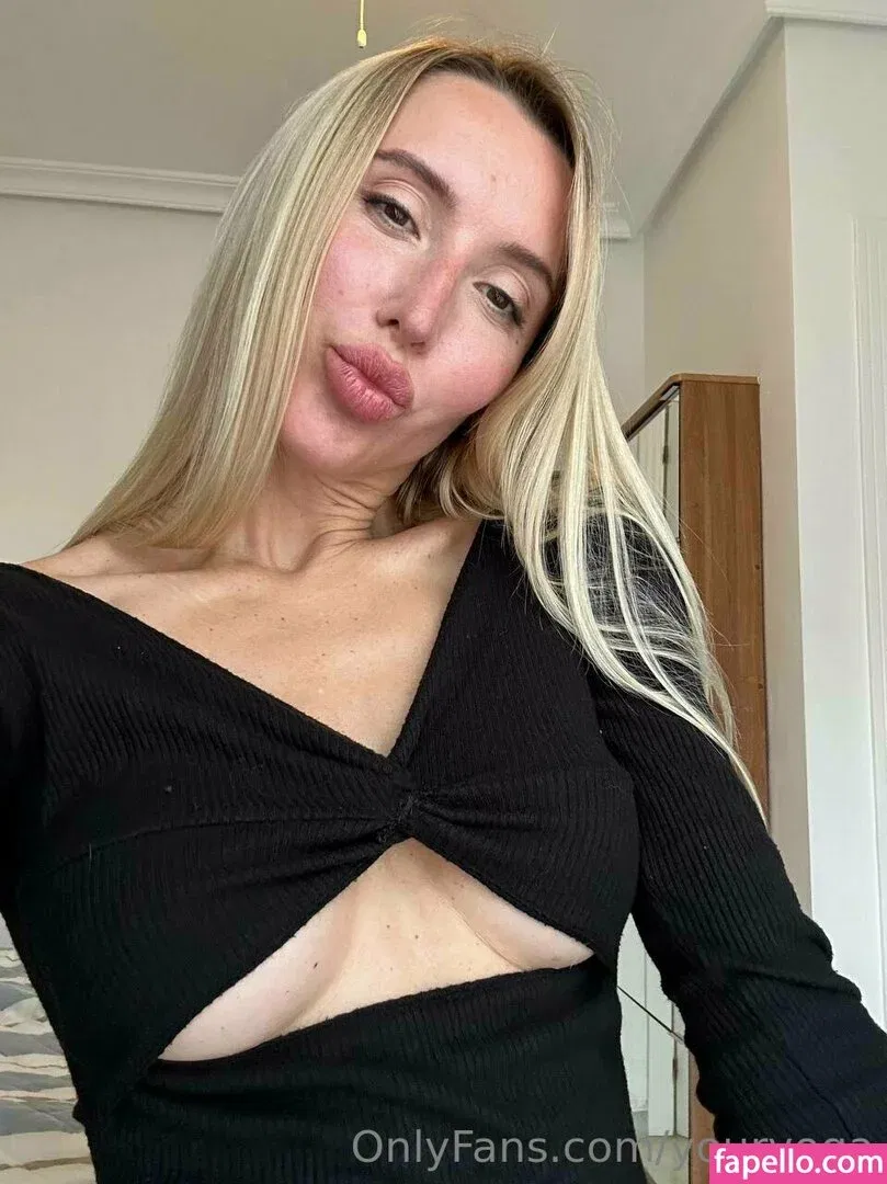 youryoga Onlyfans Photo Gallery 