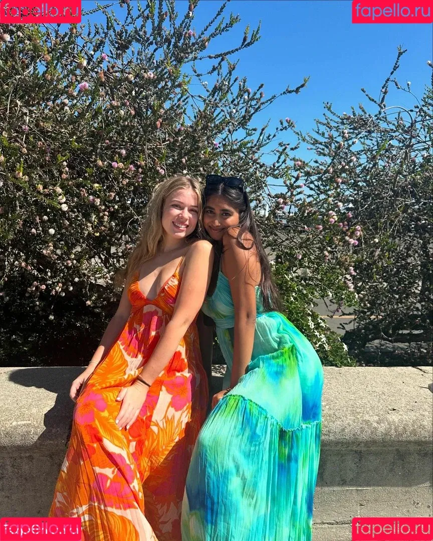 ritishaaaaaaaaaa Onlyfans Photo Gallery 