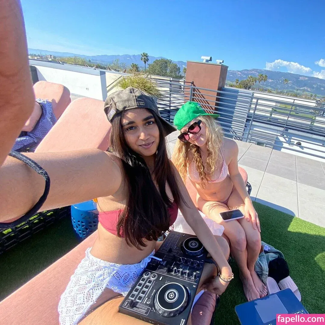 ritishaaaaaaaaaa Onlyfans Photo Gallery 