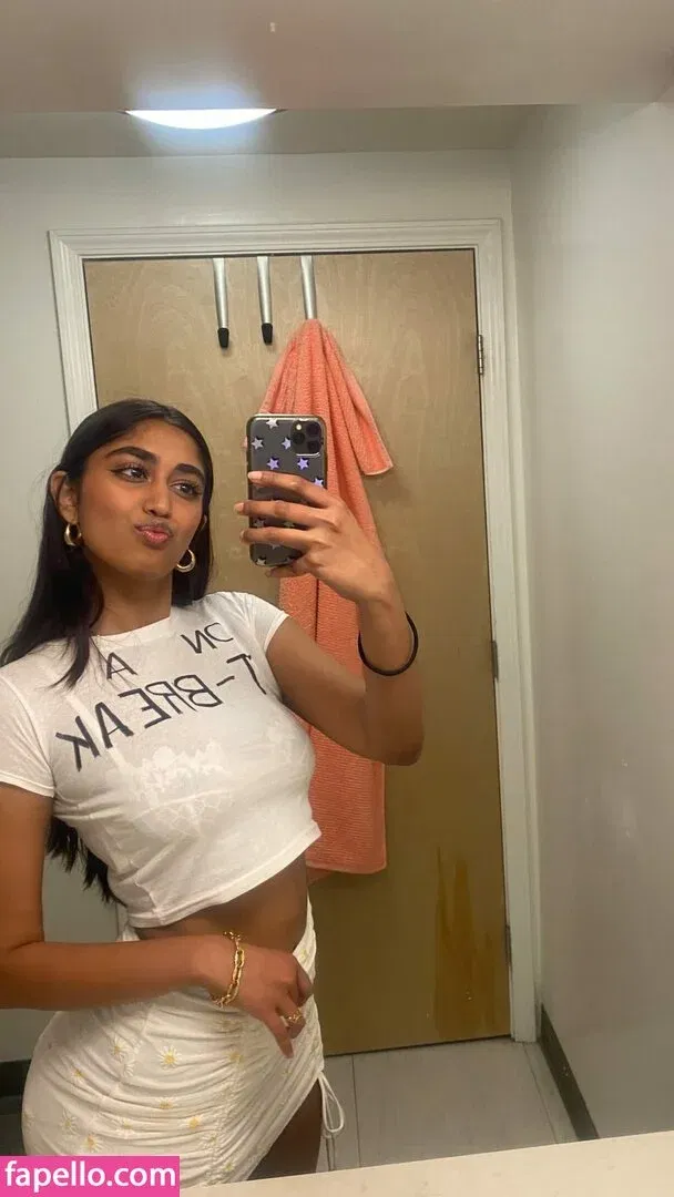 ritishaaaaaaaaaa Onlyfans Photo Gallery 