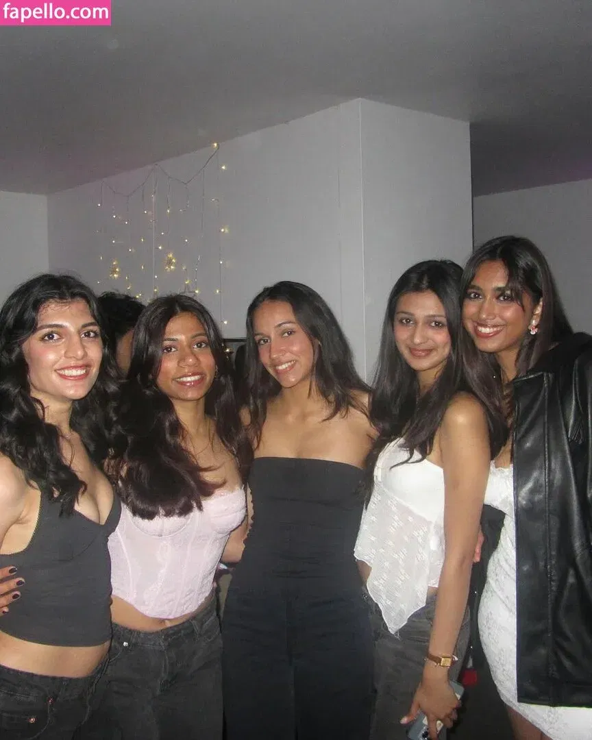 ritishaaaaaaaaaa Onlyfans Photo Gallery 