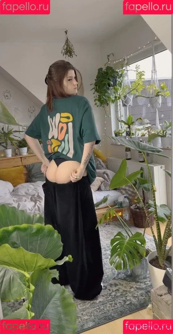 Leonie Busse Onlyfans Photo Gallery 