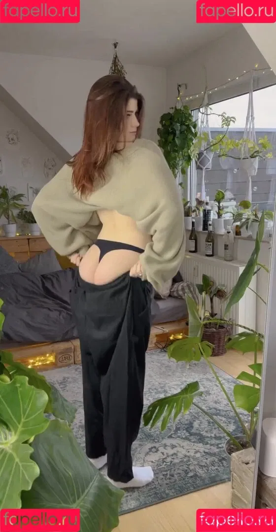 Leonie Busse Onlyfans Photo Gallery 
