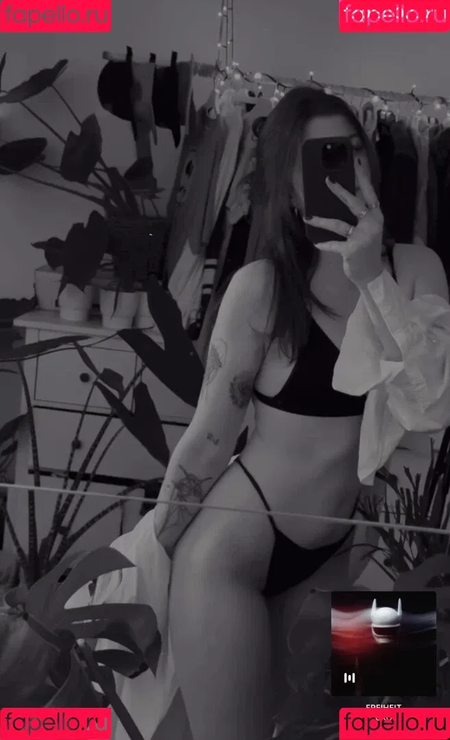 Leonie Busse Onlyfans Photo Gallery 