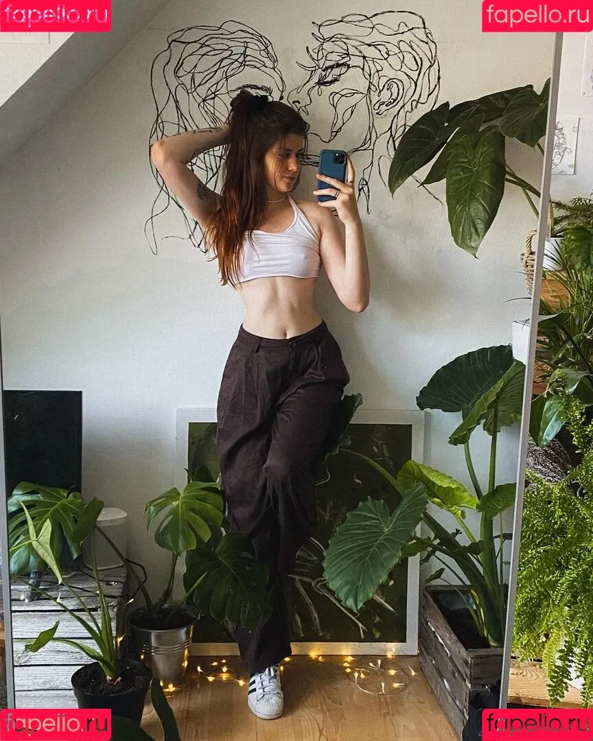 Leonie Busse Onlyfans Photo Gallery 