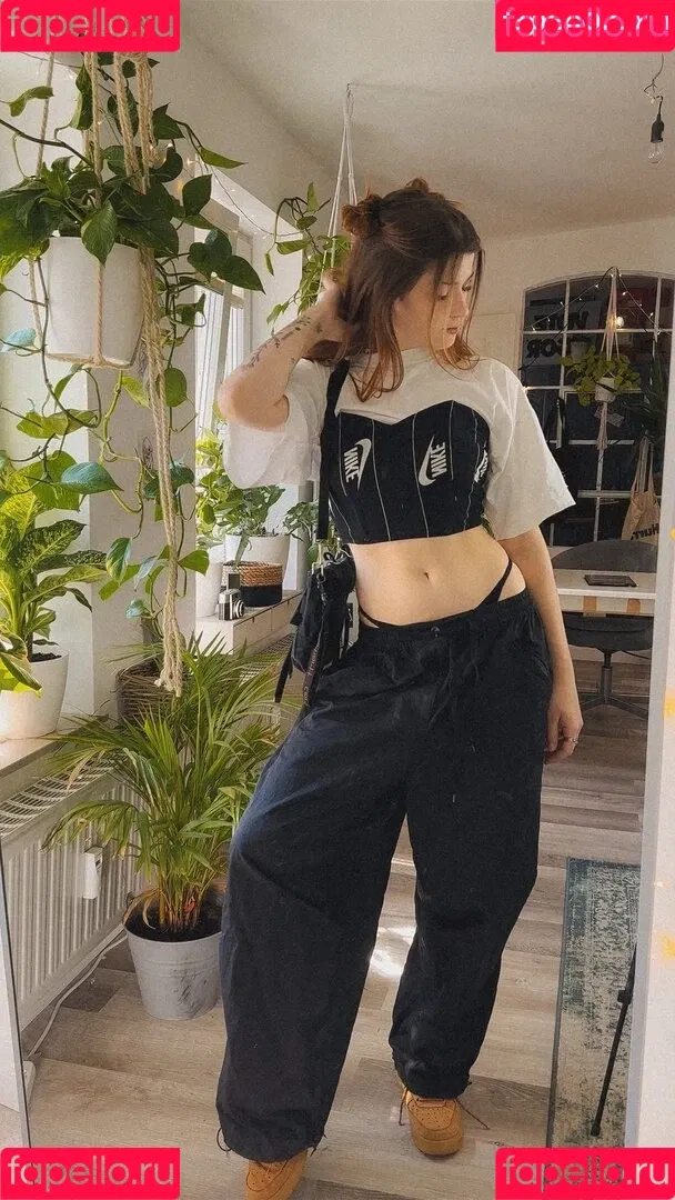Leonie Busse Onlyfans Photo Gallery 