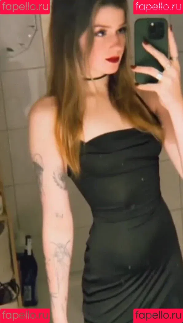 Leonie Busse Onlyfans Photo Gallery 