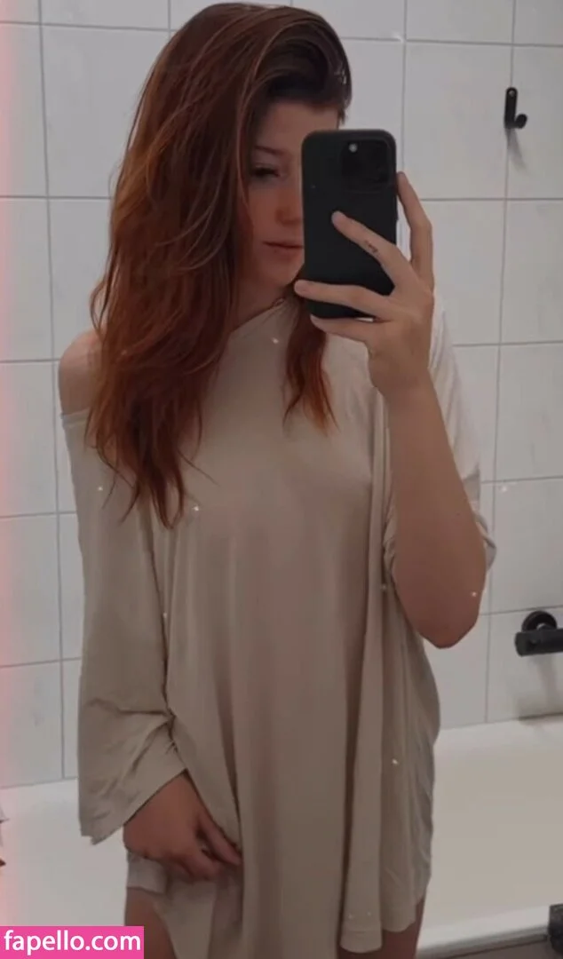 Leonie Busse Onlyfans Photo Gallery 