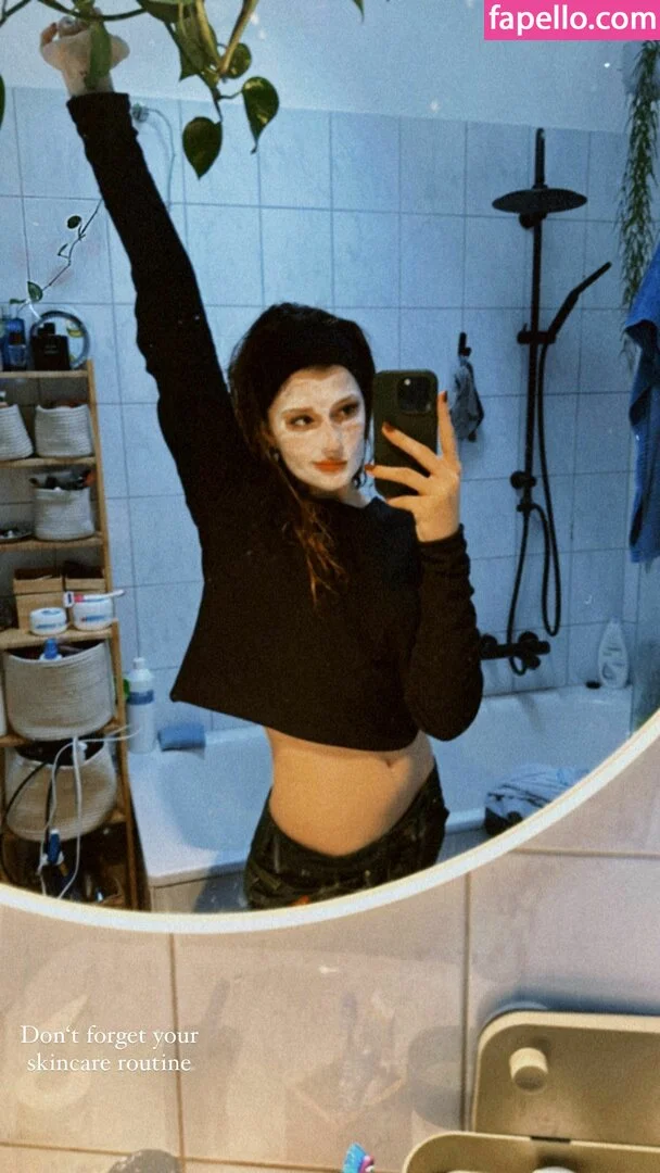 Leonie Busse Onlyfans Photo Gallery 