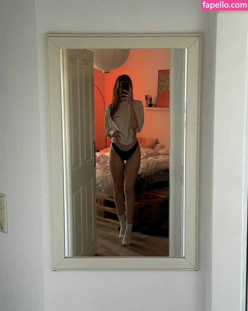 Leonie Busse Onlyfans Photo Gallery 