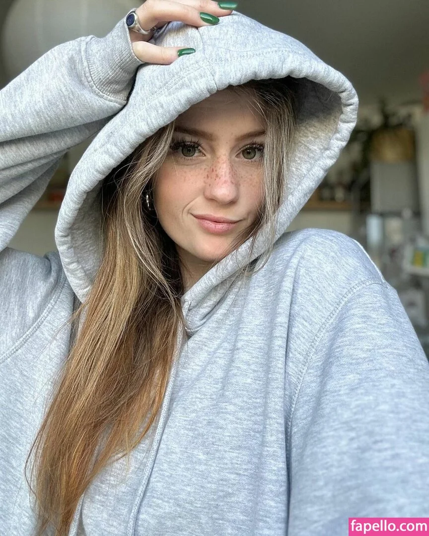 Leonie Busse Onlyfans Photo Gallery 