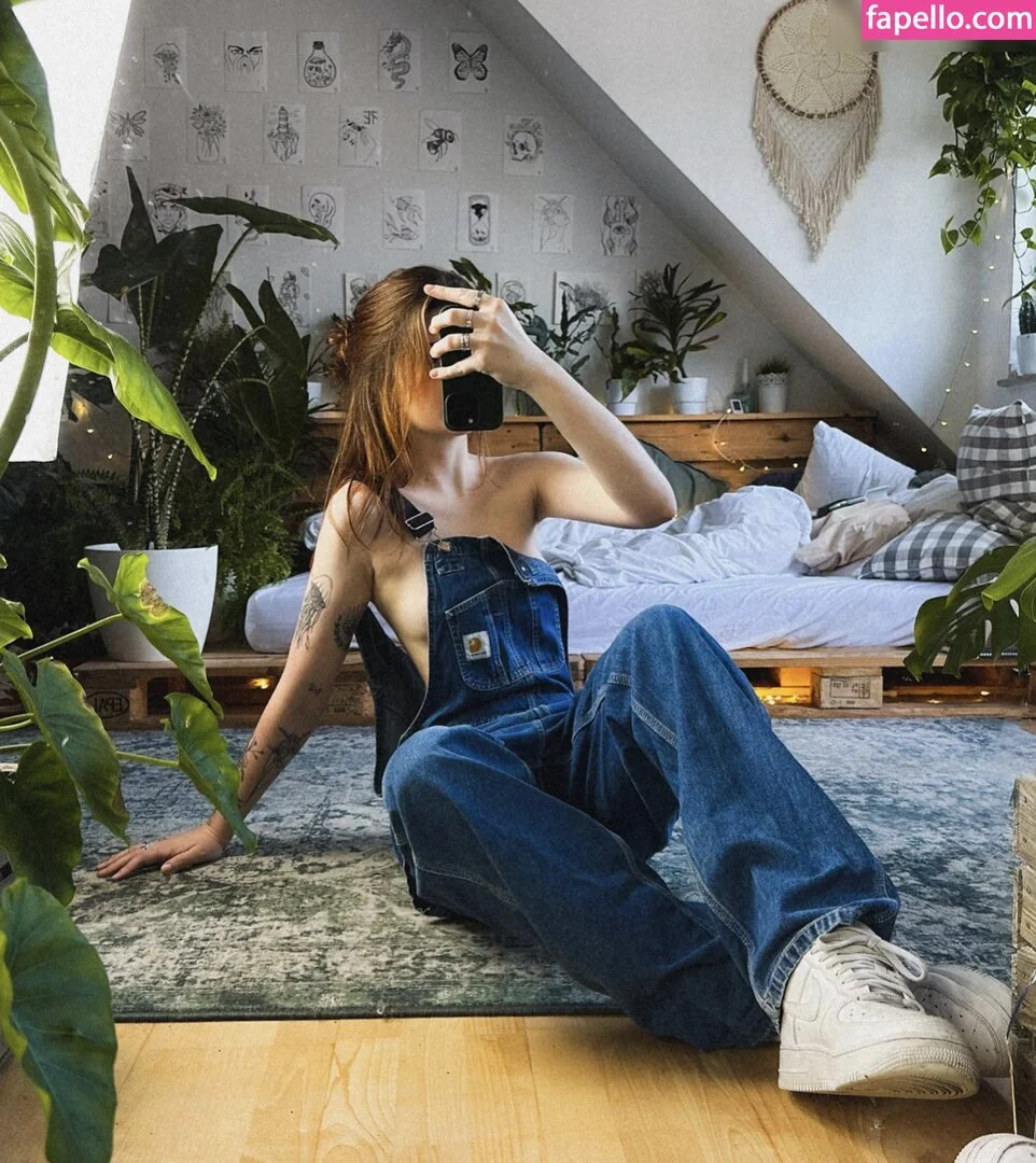 Leonie Busse Onlyfans Photo Gallery 