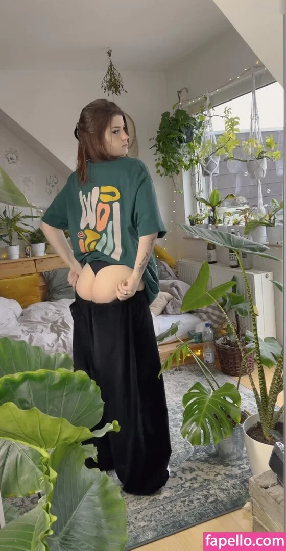 Leonie Busse Onlyfans Photo Gallery 