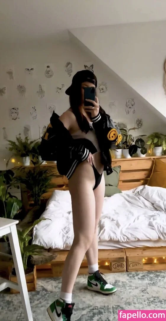 Leonie Busse Onlyfans Photo Gallery 