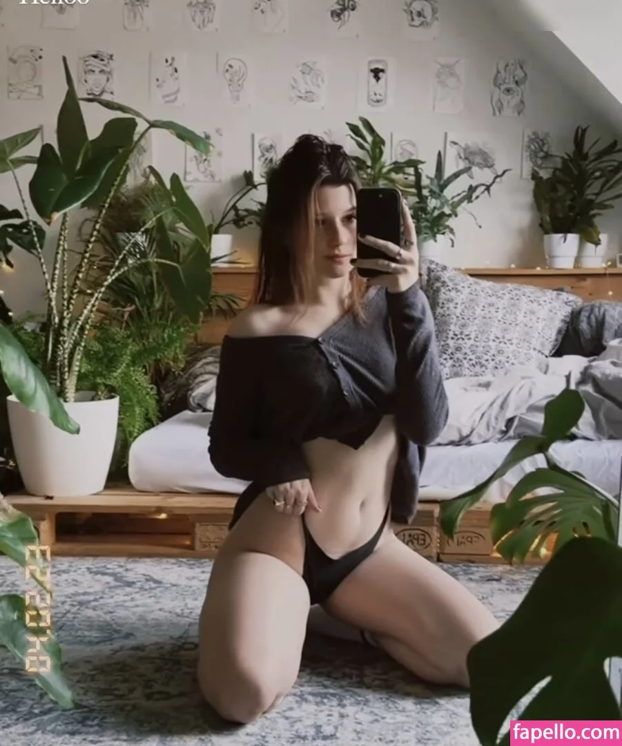 Leonie Busse Onlyfans Photo Gallery 