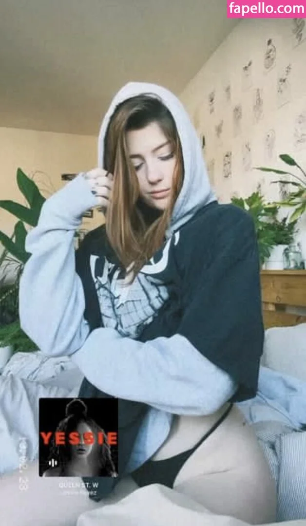 Leonie Busse Onlyfans Photo Gallery 