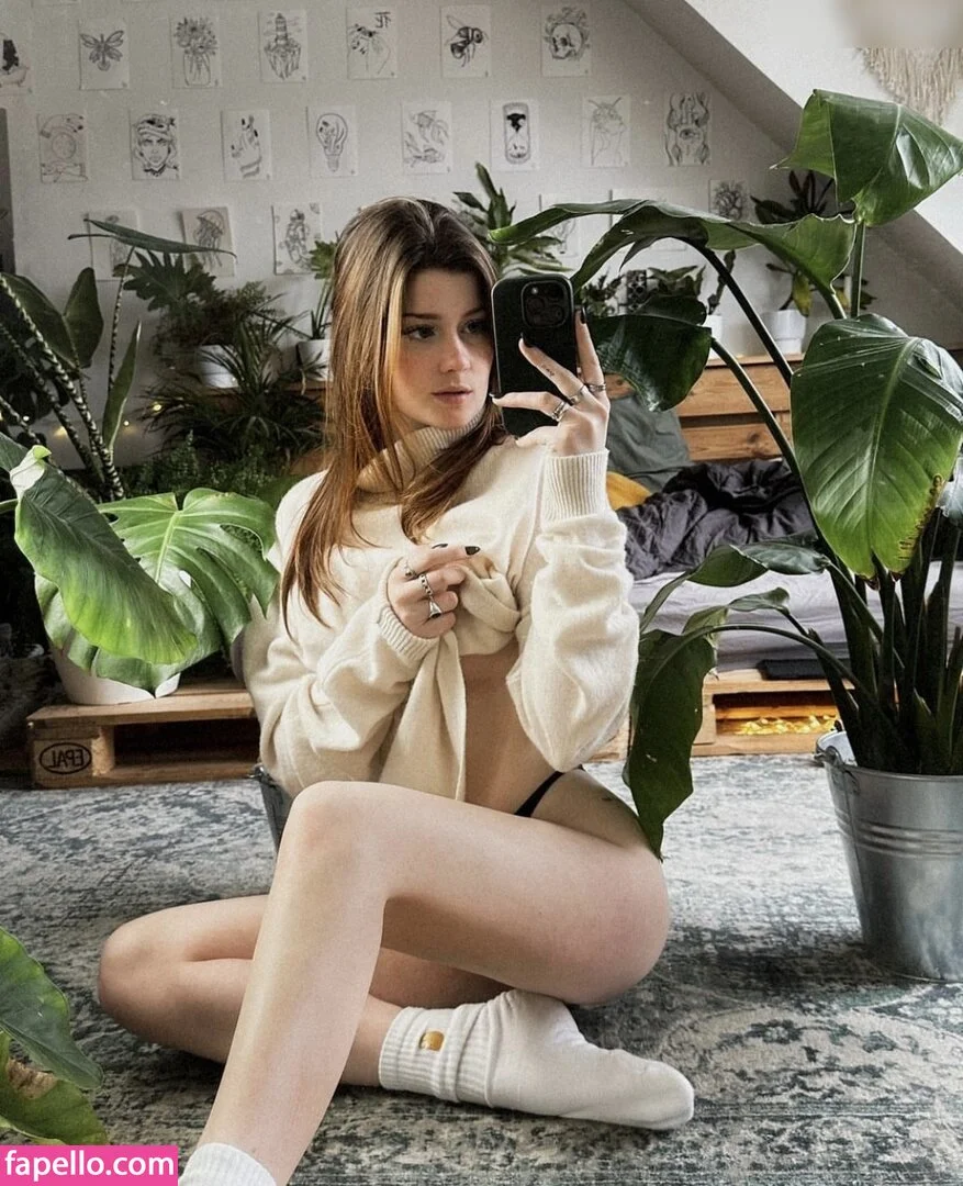 Leonie Busse Onlyfans Photo Gallery 