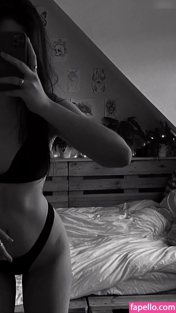 Leonie Busse Onlyfans Photo Gallery 