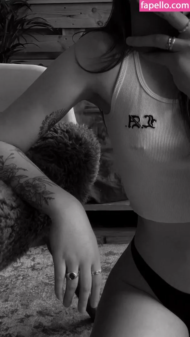 Leonie Busse Onlyfans Photo Gallery 