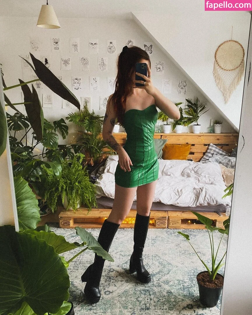 Leonie Busse Onlyfans Photo Gallery 