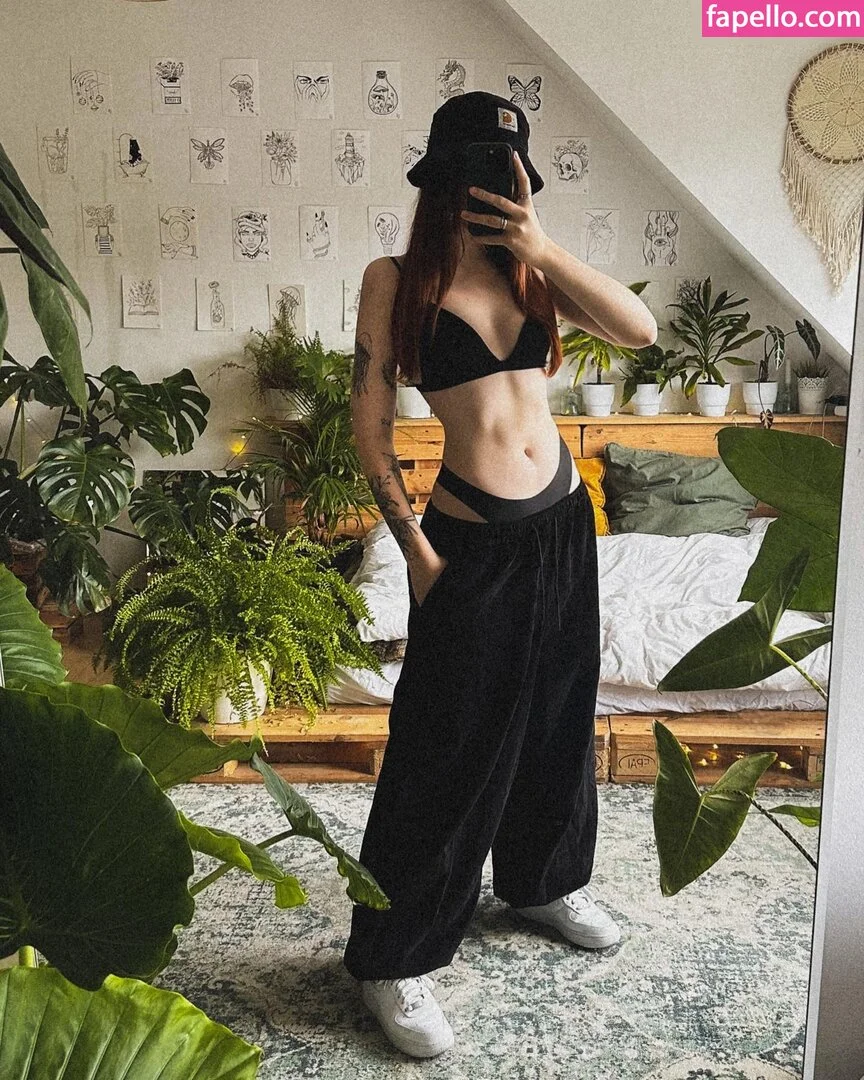 Leonie Busse Onlyfans Photo Gallery 