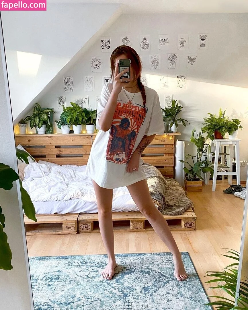 Leonie Busse Onlyfans Photo Gallery 