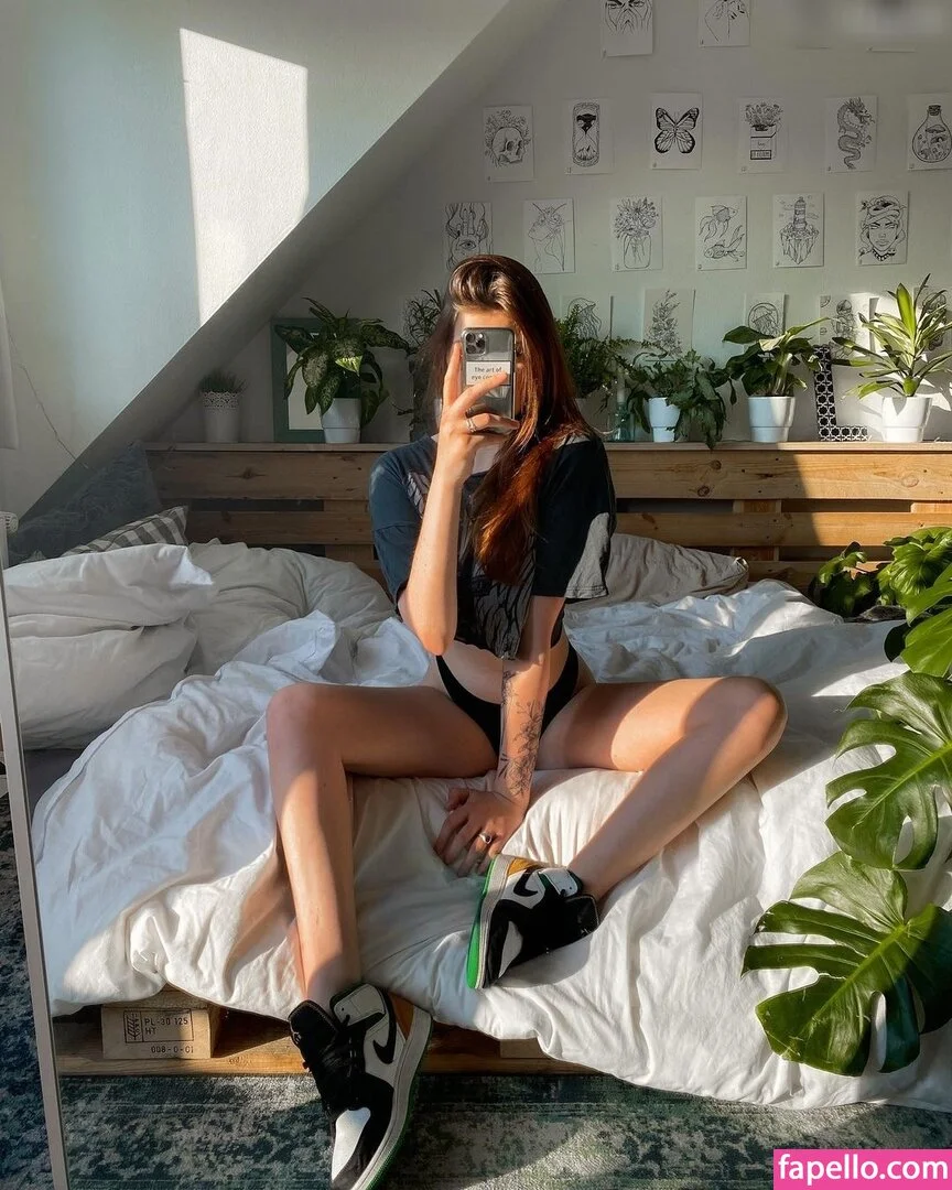 Leonie Busse Onlyfans Photo Gallery 