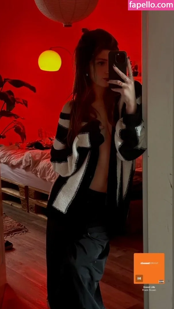 Leonie Busse Onlyfans Photo Gallery 