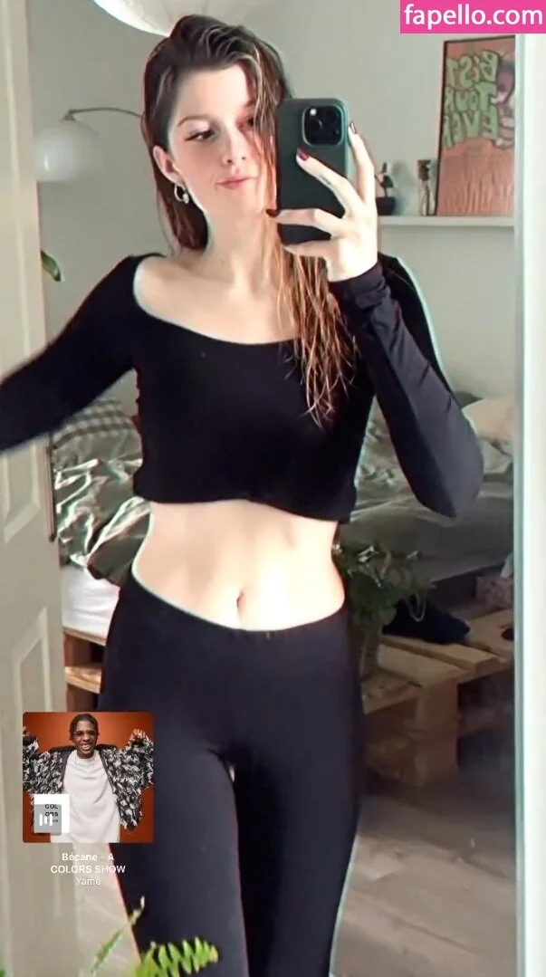 Leonie Busse Onlyfans Photo Gallery 