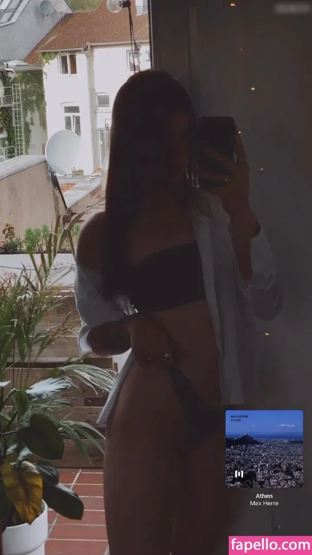 Leonie Busse Onlyfans Photo Gallery 