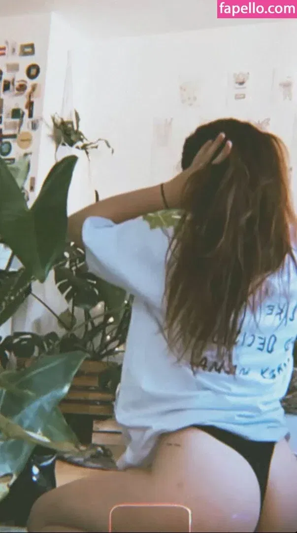 Leonie Busse Onlyfans Photo Gallery 