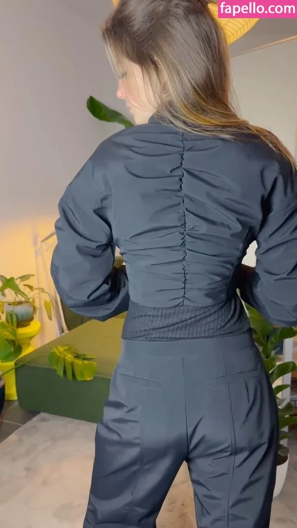 Leonie Busse Onlyfans Photo Gallery 