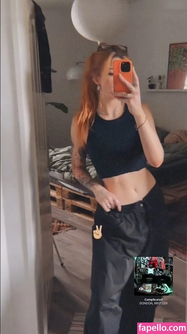 Leonie Busse Onlyfans Photo Gallery 