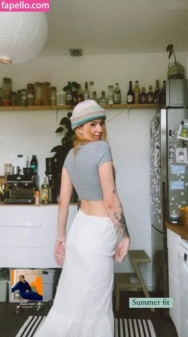 Leonie Busse Onlyfans Photo Gallery 