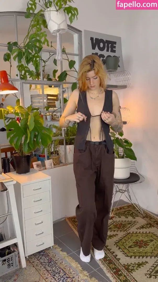 Leonie Busse Onlyfans Photo Gallery 