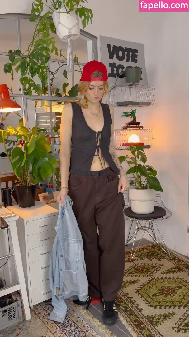 Leonie Busse Onlyfans Photo Gallery 