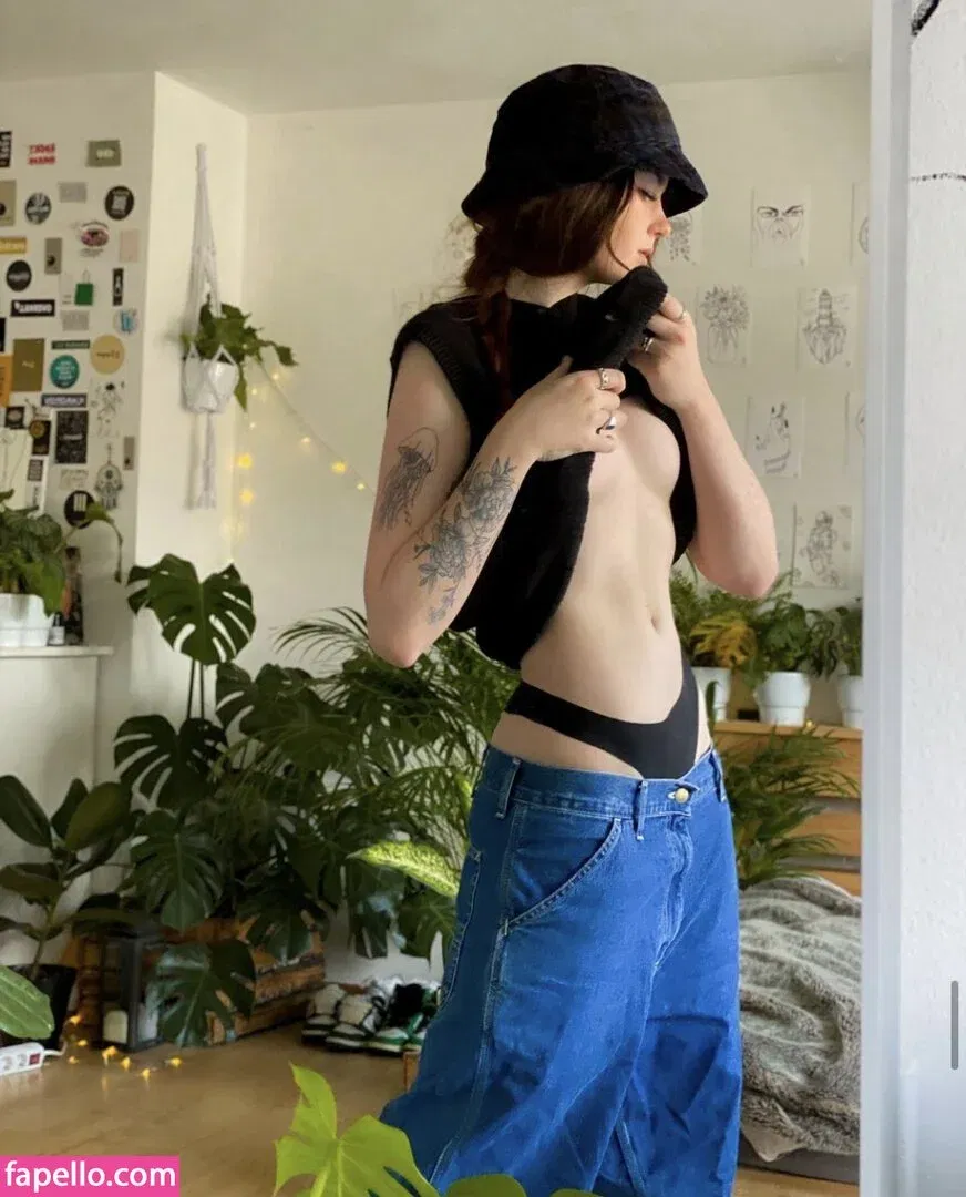 Leonie Busse Onlyfans Photo Gallery 