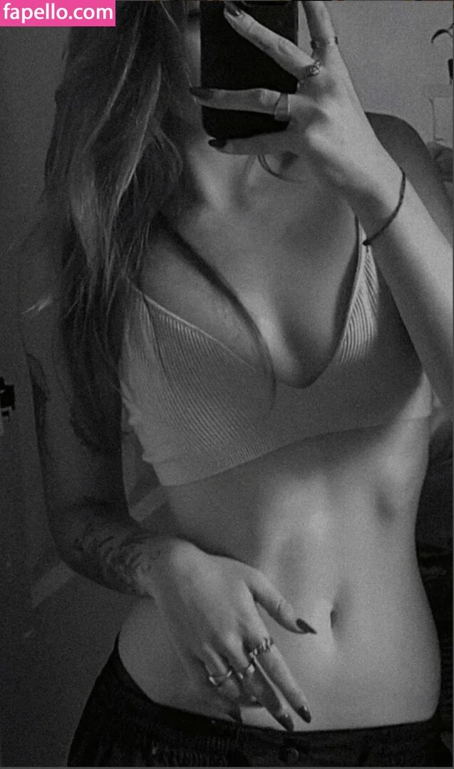 Leonie Busse Onlyfans Photo Gallery 