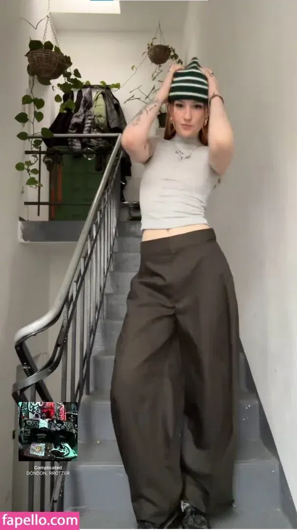 Leonie Busse Onlyfans Photo Gallery 