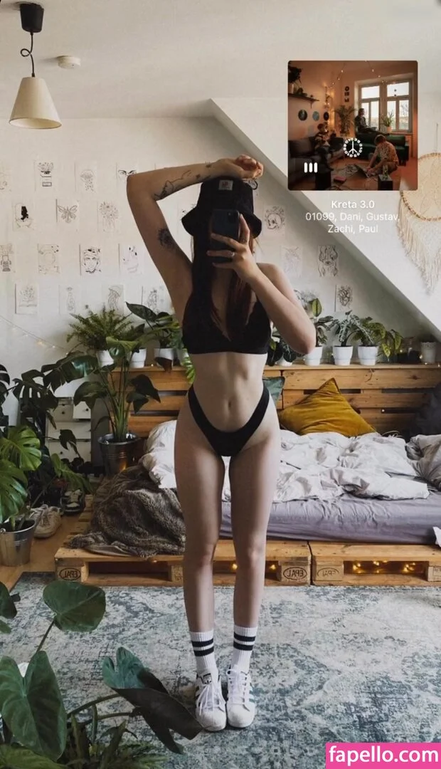 Leonie Busse Onlyfans Photo Gallery 