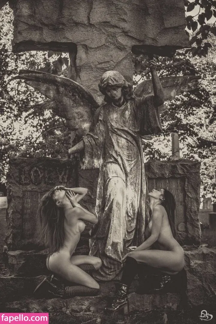 mothandrust Onlyfans Photo Gallery 