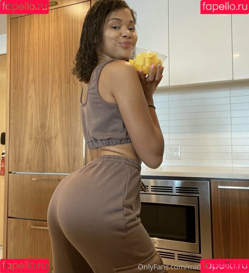 Michelle Anderson Onlyfans Photo Gallery 