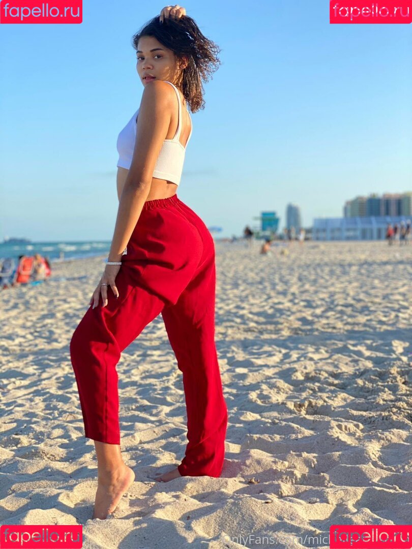 Michelle Anderson Onlyfans Photo Gallery 