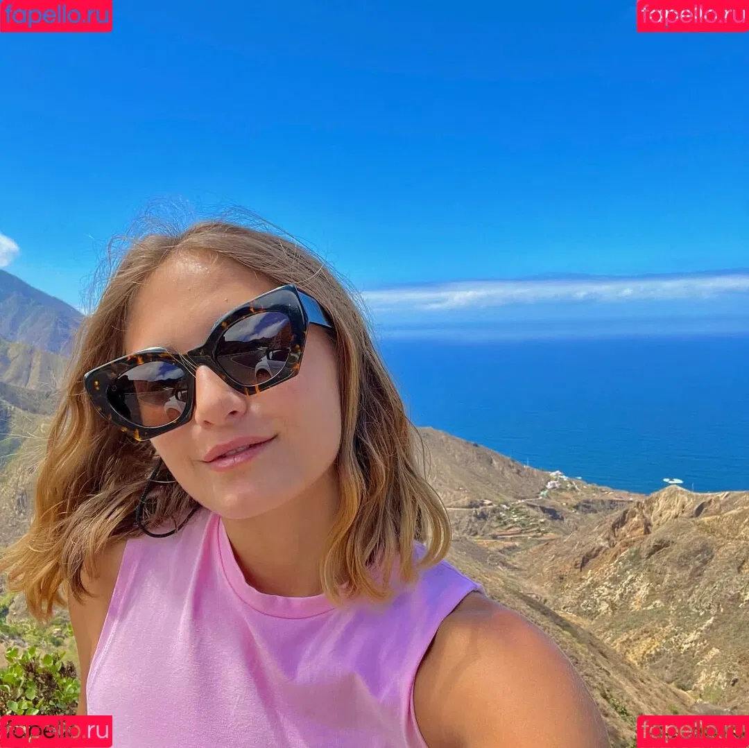 Arianna Onlyfans Photo Gallery 