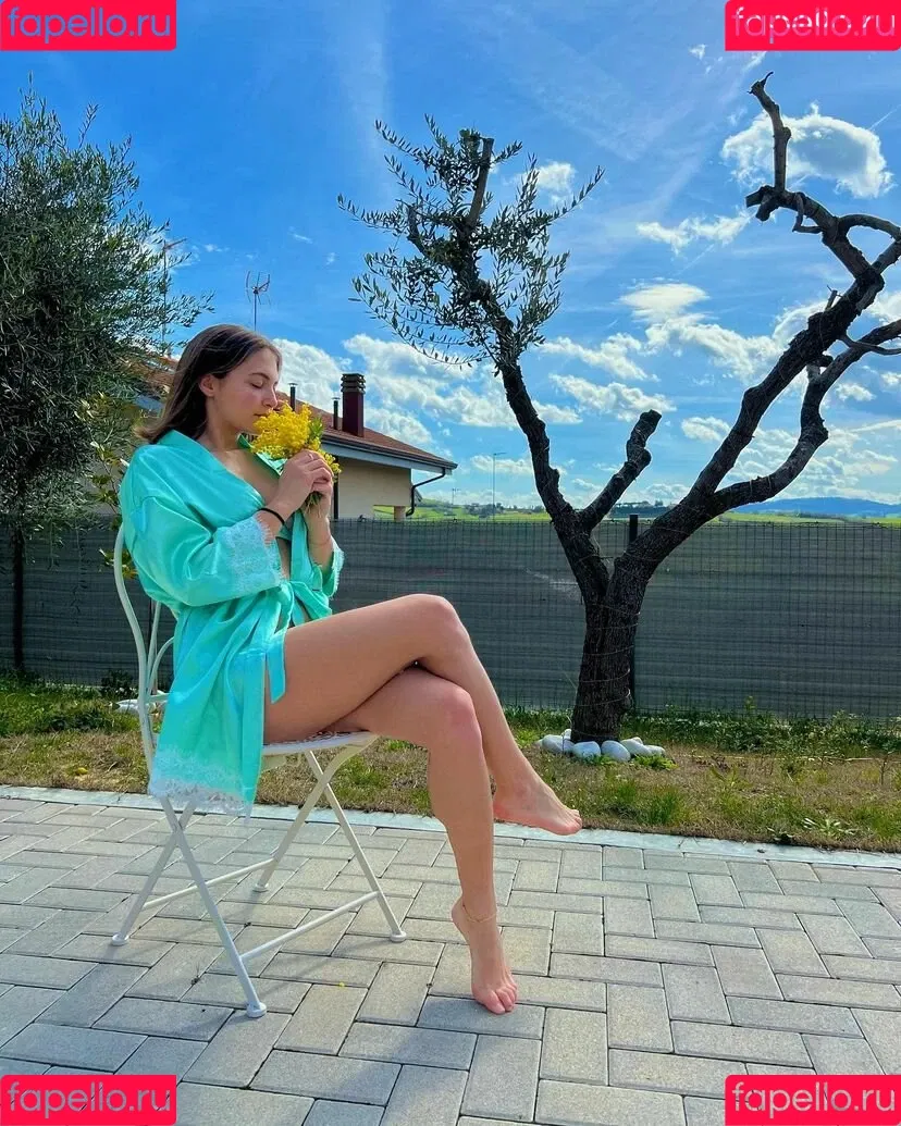 Arianna Onlyfans Photo Gallery 