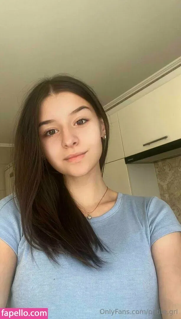 petite.grl Onlyfans Photo Gallery 