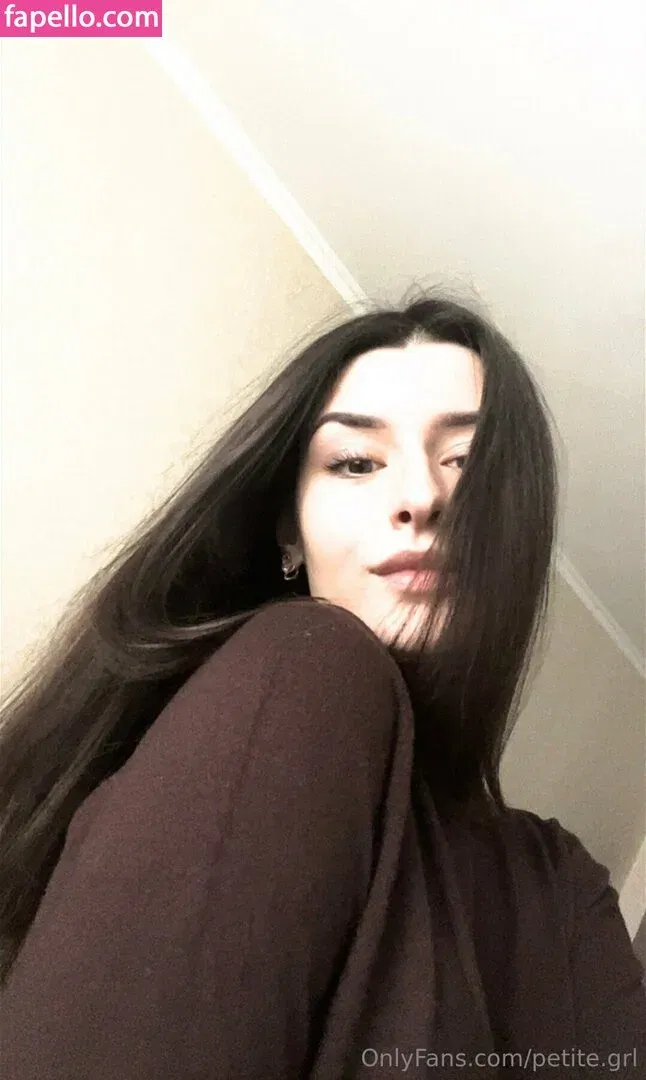 petite.grl Onlyfans Photo Gallery 