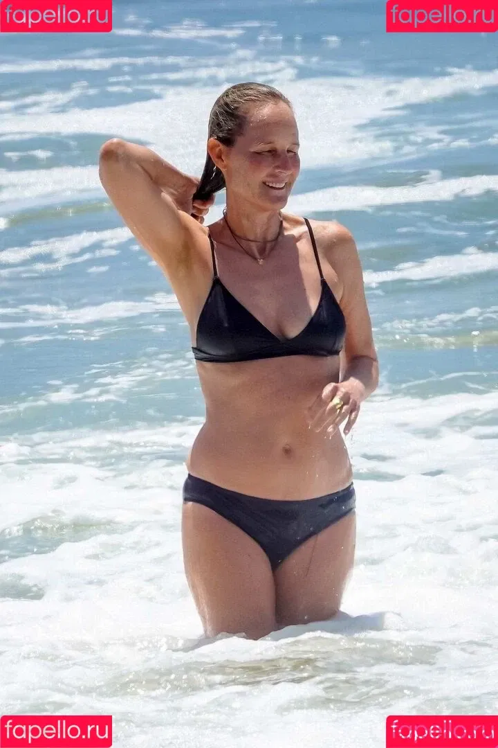 Helen Hunt Onlyfans Photo Gallery 
