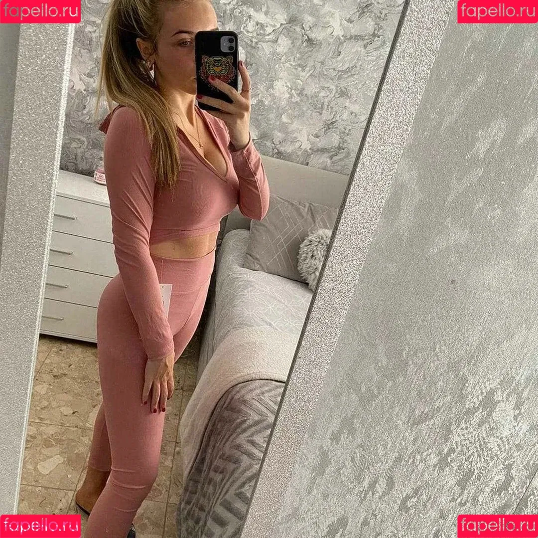 Carly Smith Onlyfans Photo Gallery 