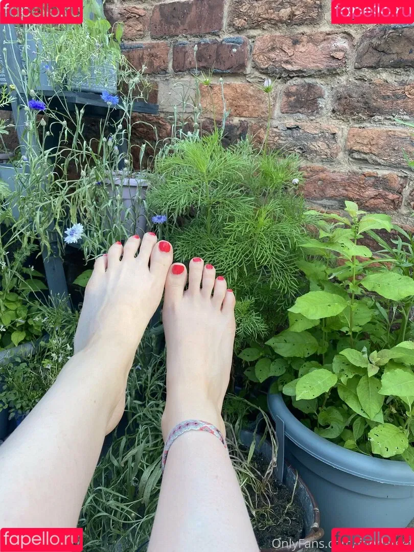 fondafeet Onlyfans Photo Gallery 